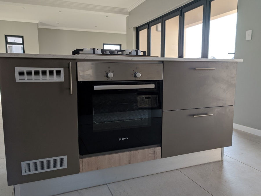 4 Bedroom Property for Sale in Kidds Beach Eastern Cape